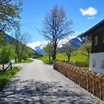 Andrea 1 By Smr - Close To The Gondola Apartment