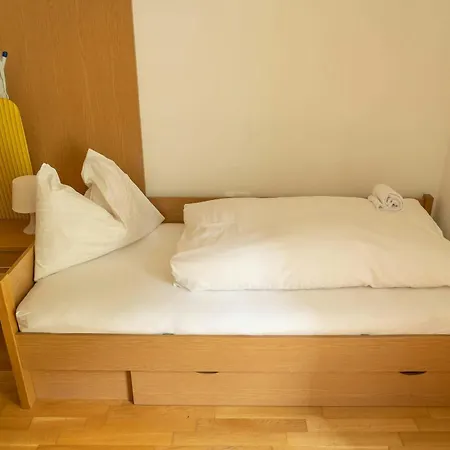 Andrea 1 By Smr Inc And Near Gondola Apartment *